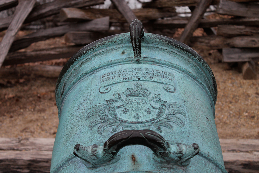 Battle_of_Yorktown_cannon