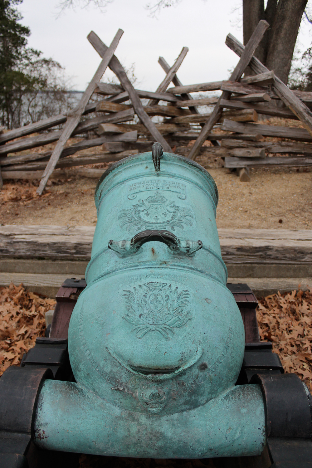 Battle_of_Yorktown_cannon