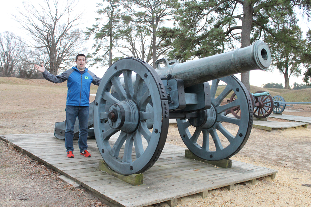 Battle_of_Yorktown_cannon