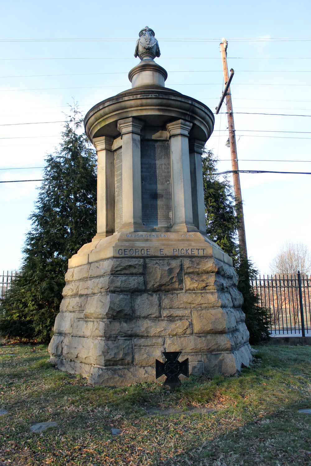 Hollywood_Cemetery_George_Pickett