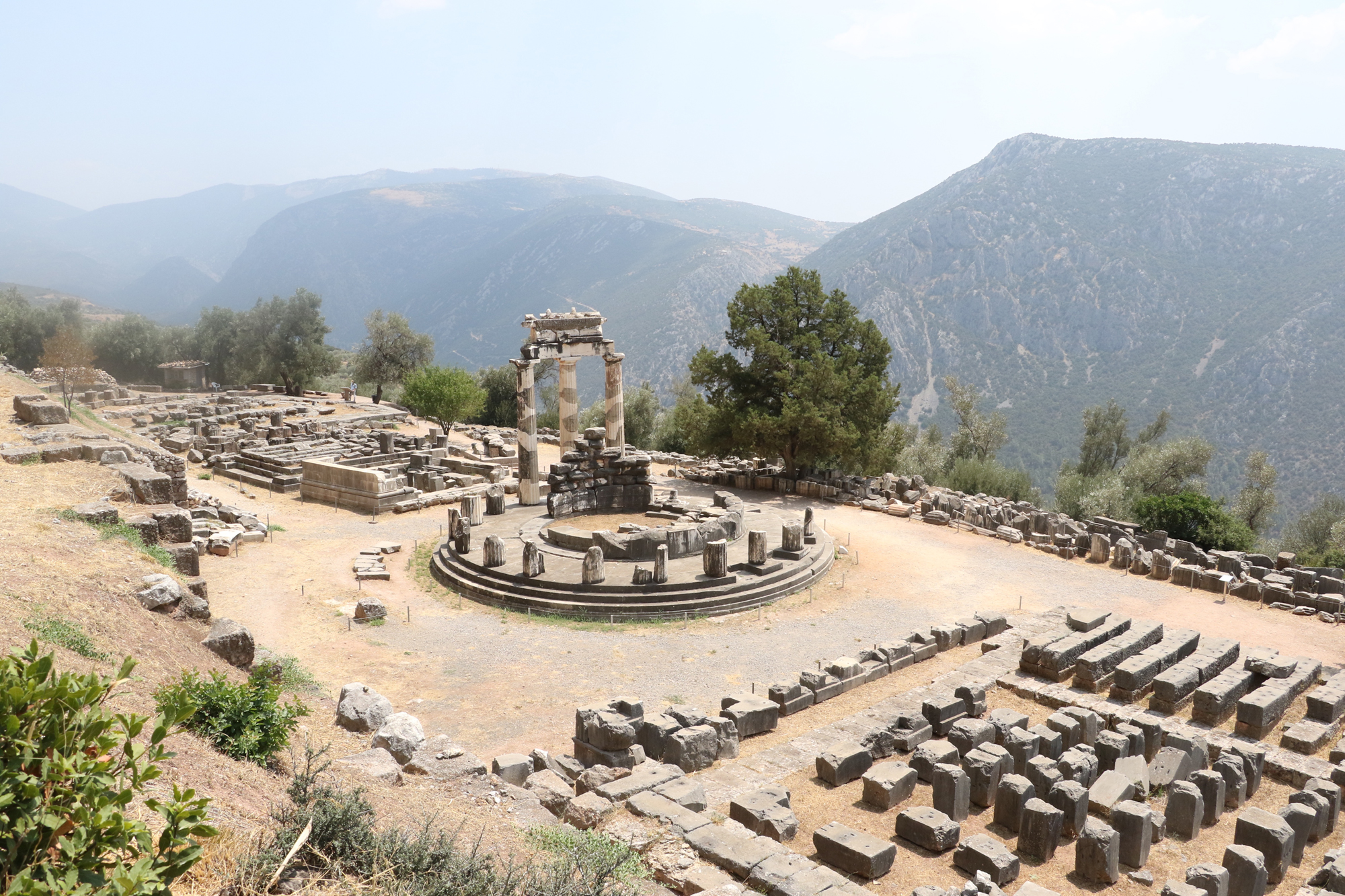 delphi_temple_of_athena